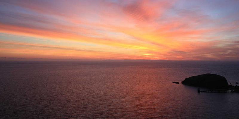 手机计算摄影背后的算法：多帧合成、AI场景识别与RAW格式处理深度剖析