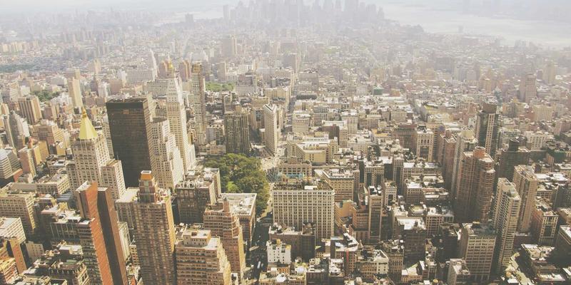 手机购买指南：AI大模型如何重塑数码产品体验，从智能助手到图像生成