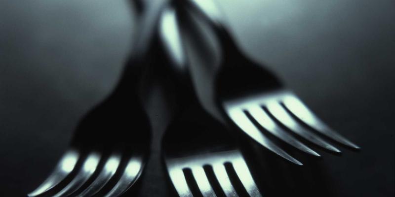 手机资讯63：折叠屏技术再突破，AI影像与卫星通信成旗舰新标配